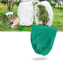 Carica l'immagine nel visualizzatore di Gallery, Copertura a Isolamento Termico per Piante da Esterno - Ozerty