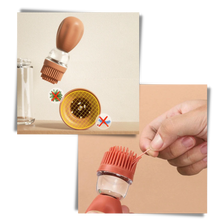 Carica l&#39;immagine nel visualizzatore di Gallery, Bottiglia di olio in vetro con pennello
