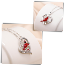 Carica l&#39;immagine nel visualizzatore di Gallery, Collana con ciondolo cuore cardinale
