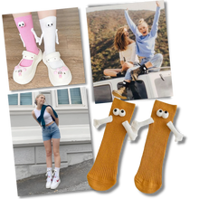 Carica l&#39;immagine nel visualizzatore di Gallery, Divertenti calzini con mani magnetiche - Ozerty

